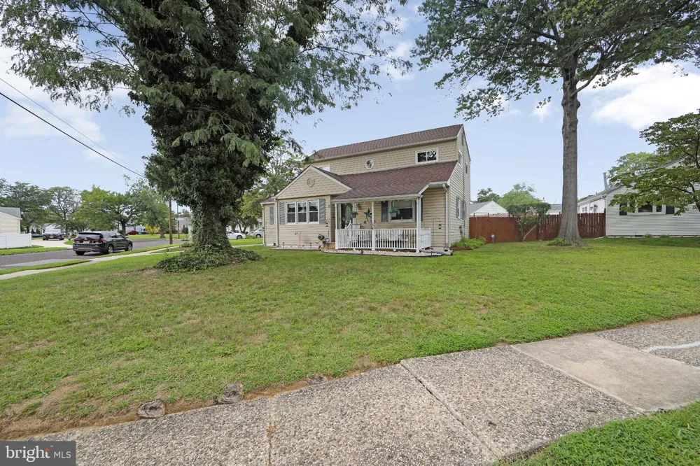 29 WYNDALE AVENUE Maple Shade, NJ 08052