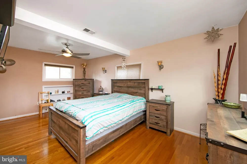 29 WYNDALE AVENUE Maple Shade, NJ 08052