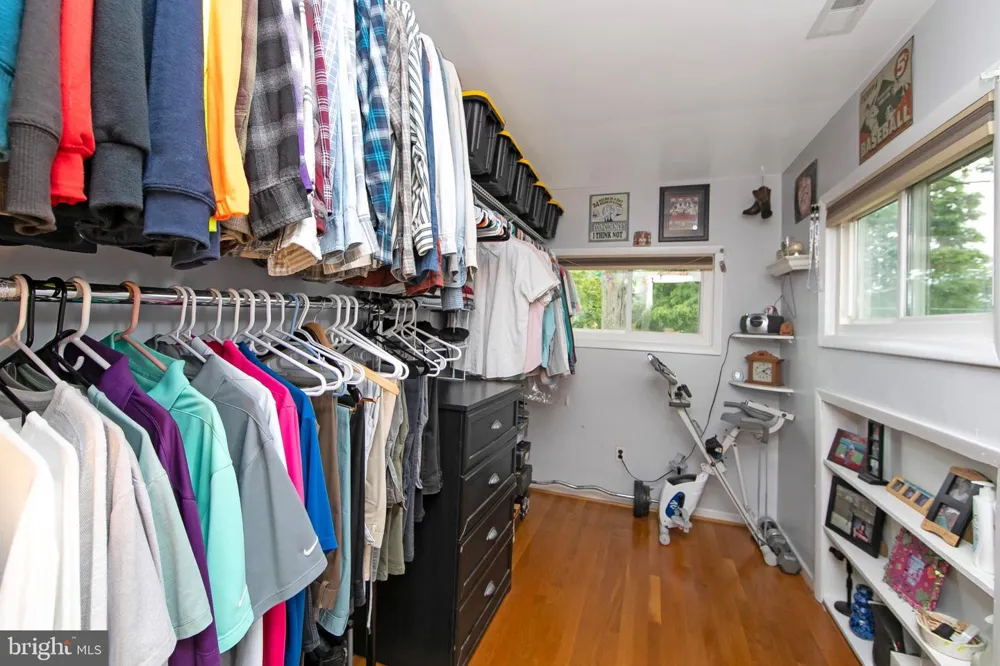 29 WYNDALE AVENUE Maple Shade, NJ 08052