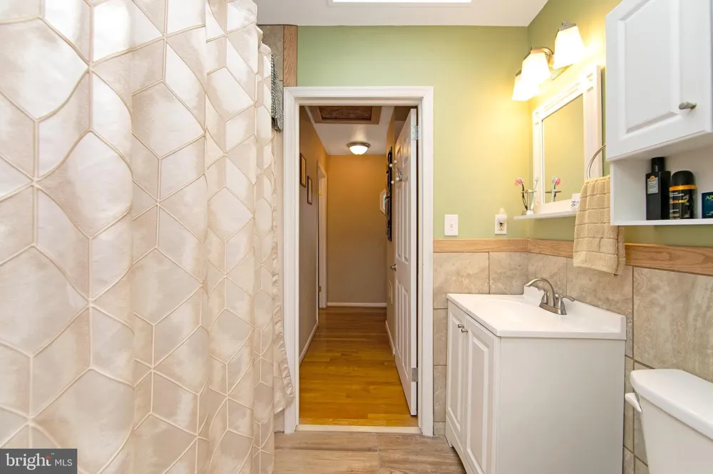 29 WYNDALE AVENUE Maple Shade, NJ 08052