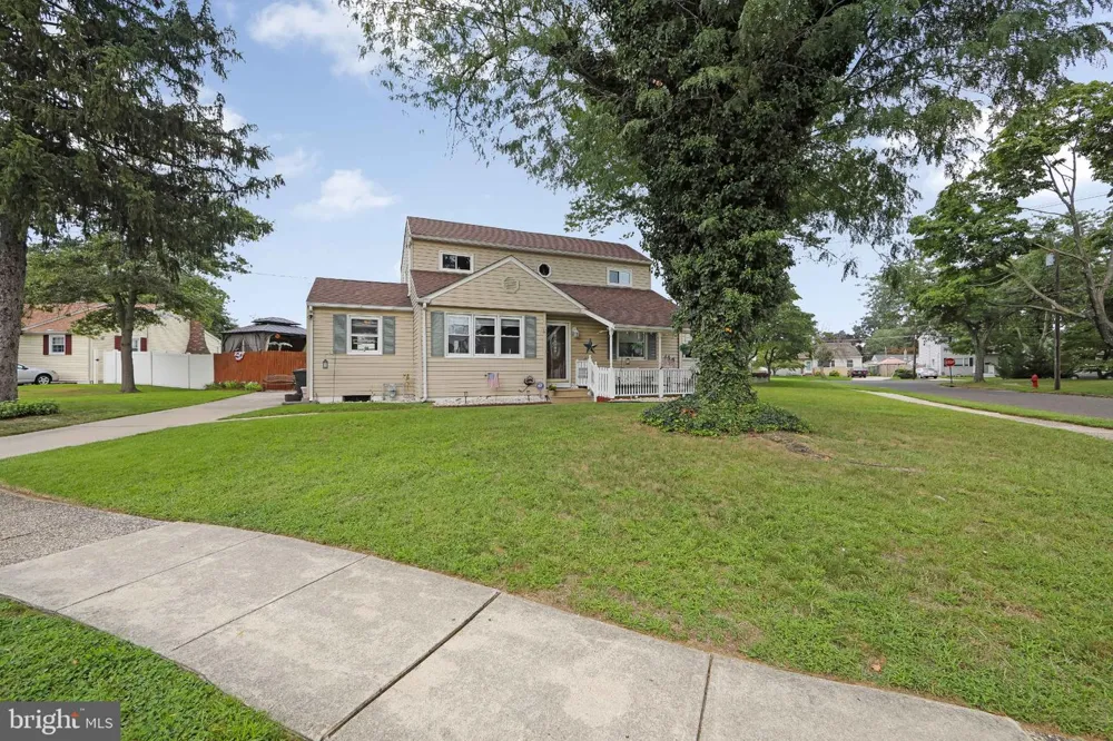 29 WYNDALE AVENUE Maple Shade, NJ 08052