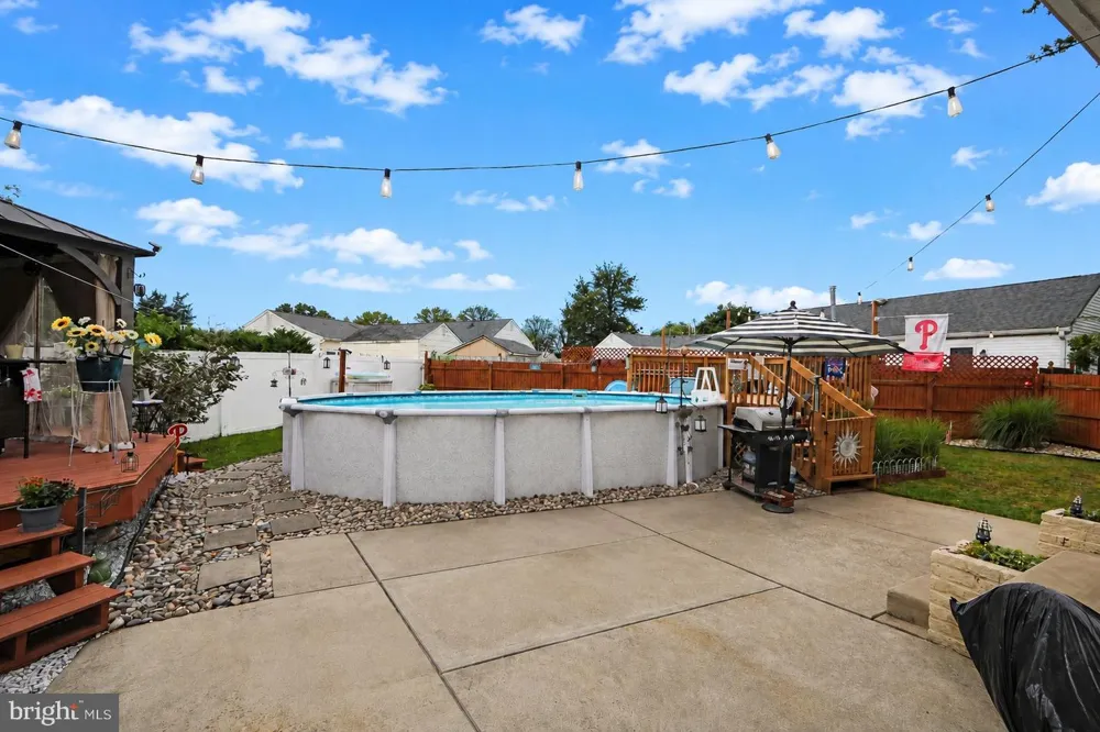 29 WYNDALE AVENUE Maple Shade, NJ 08052