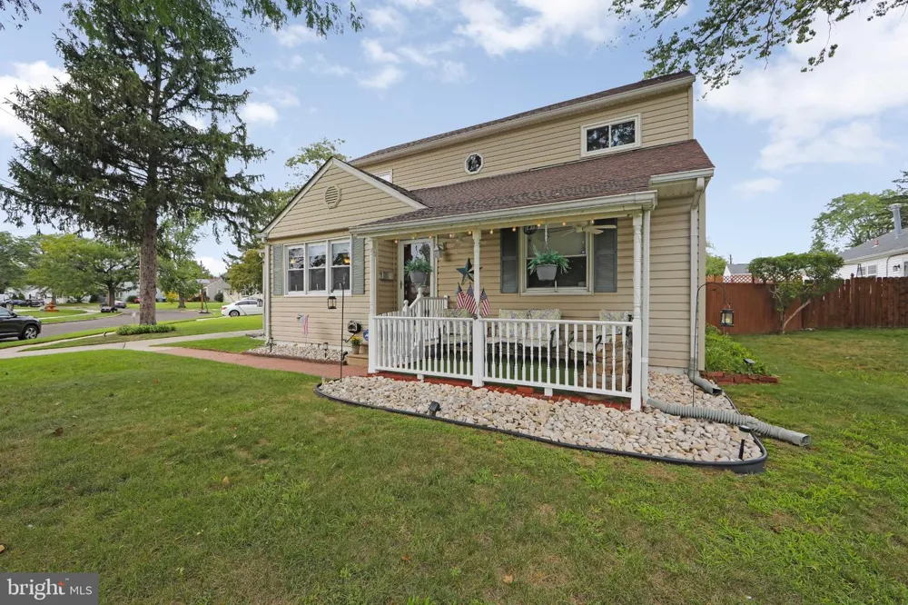 29 WYNDALE AVENUE Maple Shade, NJ 08052