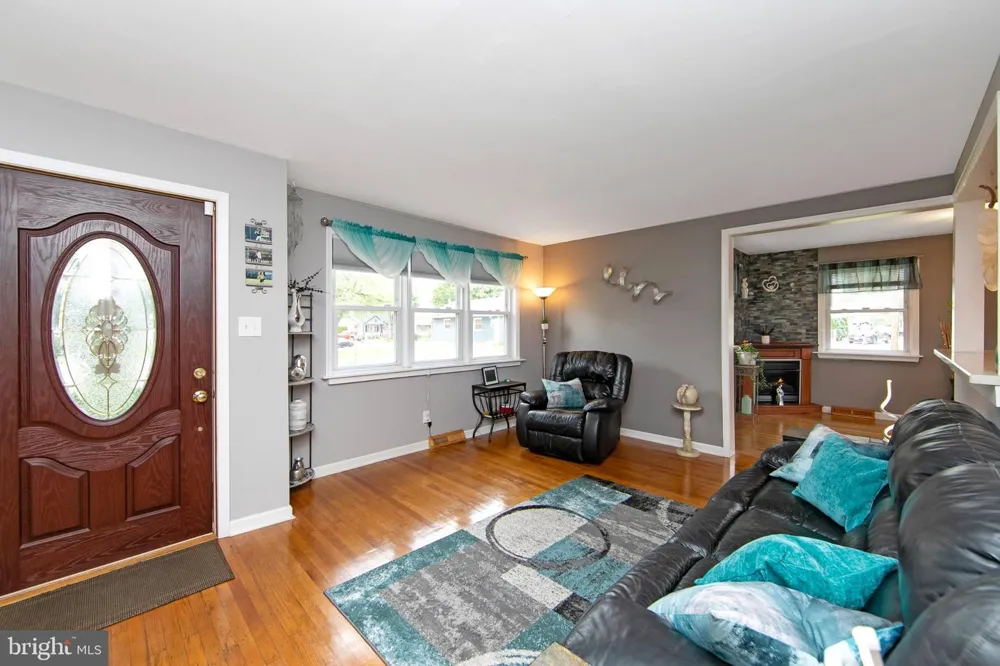 29 WYNDALE AVENUE Maple Shade, NJ 08052