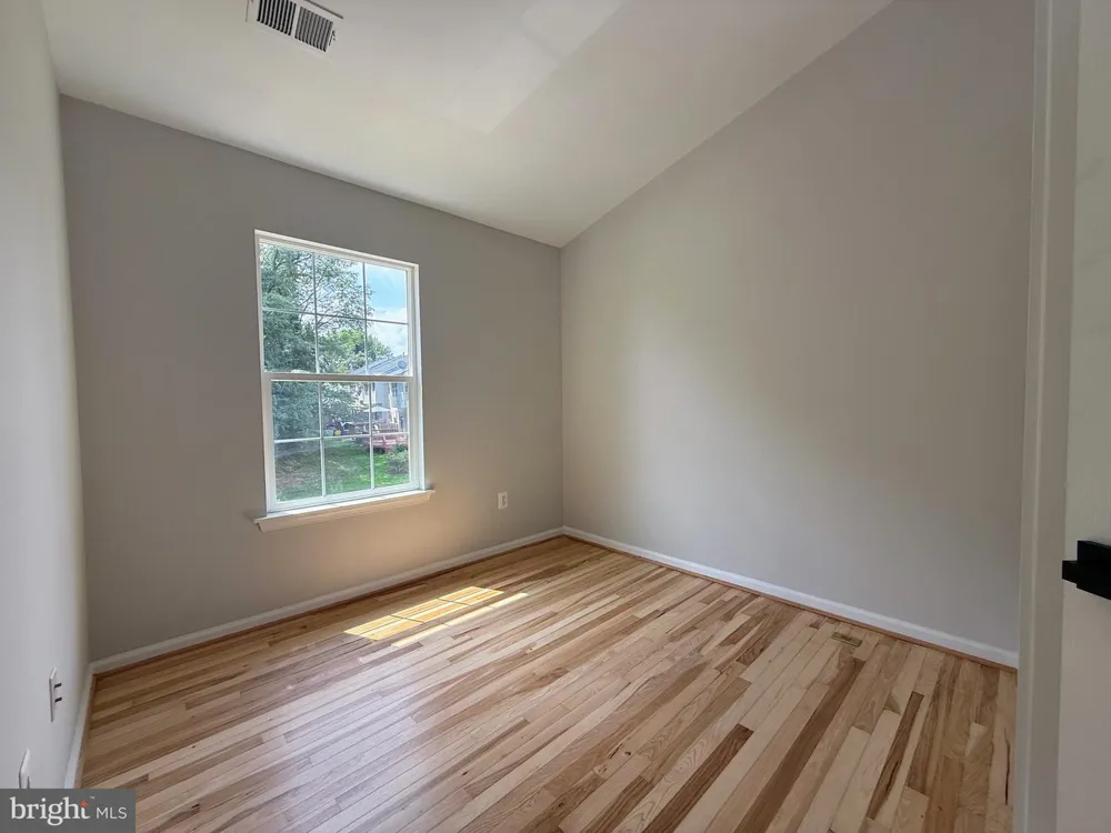 7516 BURDETTE WAY Beltsville, MD 20705