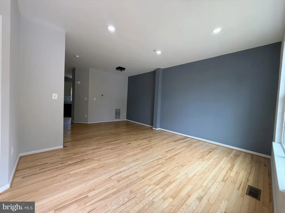 7516 BURDETTE WAY Beltsville, MD 20705