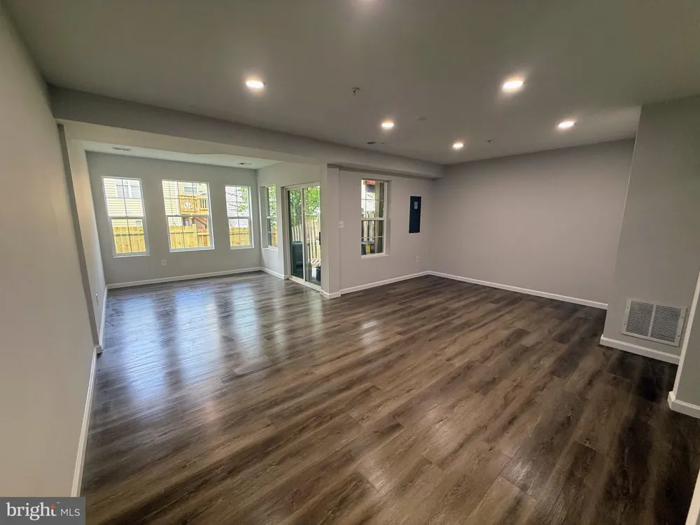 7516 BURDETTE WAY Beltsville, MD 20705