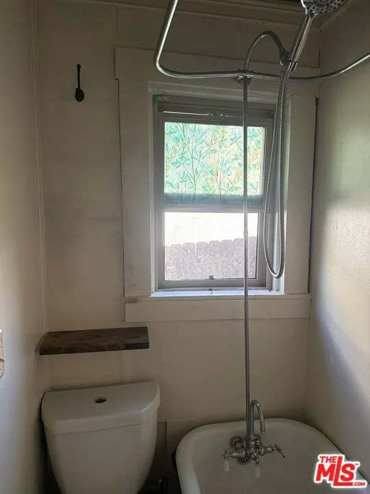 2315 2nd Streert #D Santa Monica, CA 90405