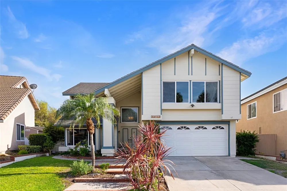 24712 Via Del Rio Lake Forest, CA 92630