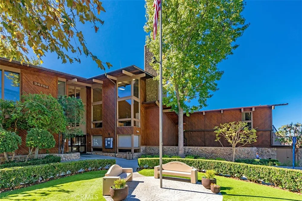 24712 Via Del Rio Lake Forest, CA 92630