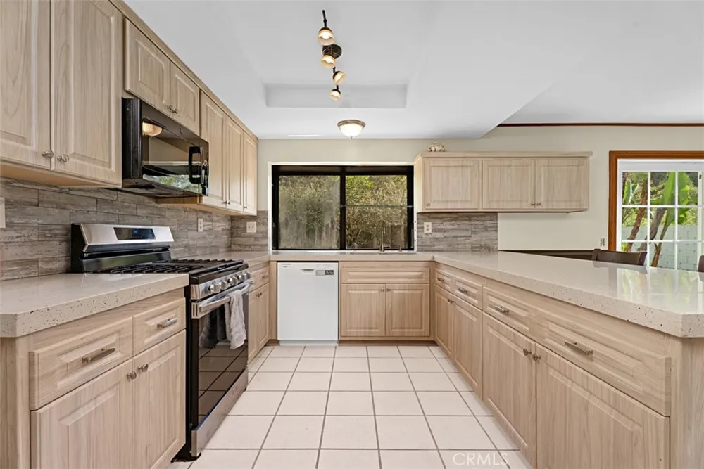 24712 Via Del Rio Lake Forest, CA 92630