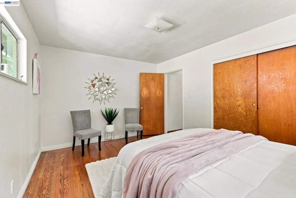 5760 Leona St Oakland, CA 94605