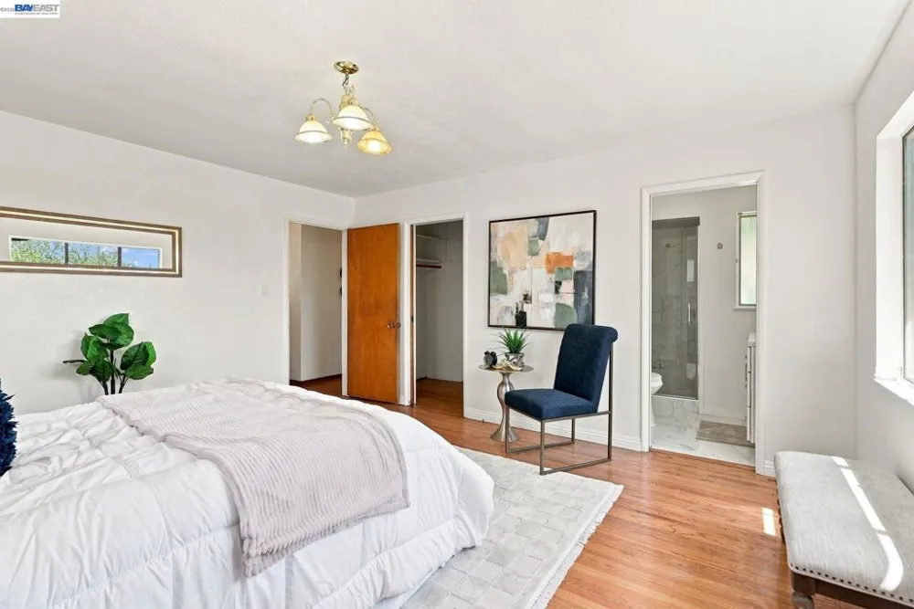 5760 Leona St Oakland, CA 94605