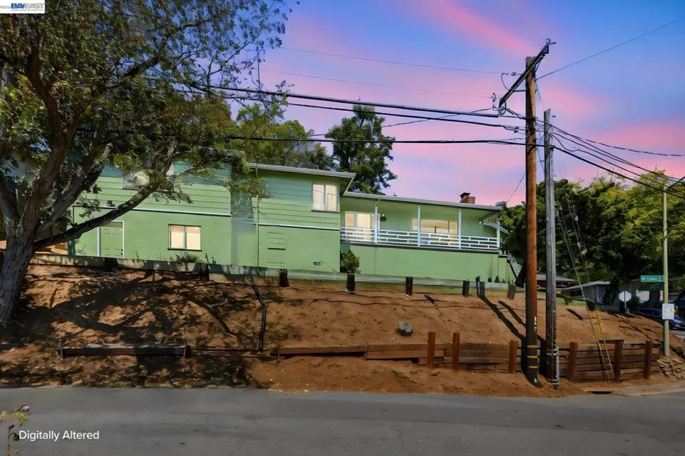 5760 Leona St Oakland, CA 94605