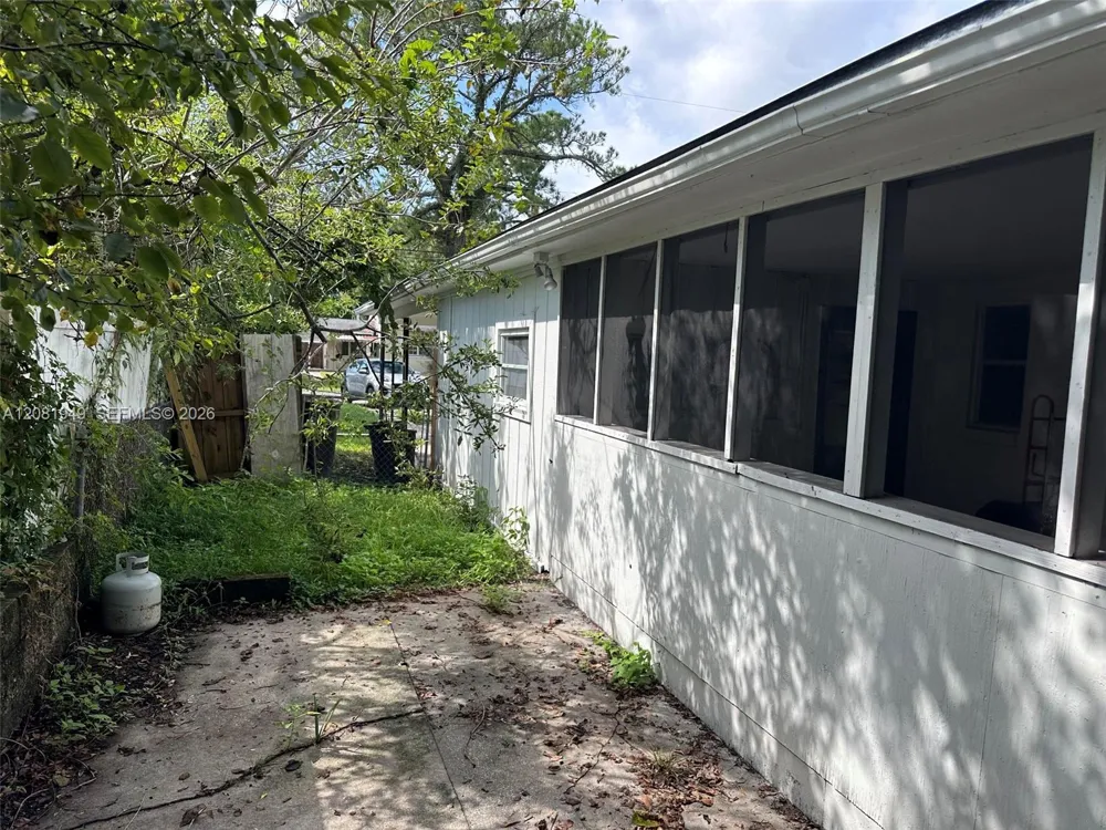 5033 Lexington Avenue Jacksonville, FL 32210