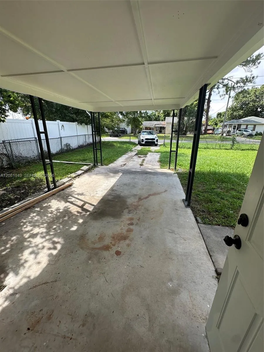 5033 Lexington Avenue Jacksonville, FL 32210