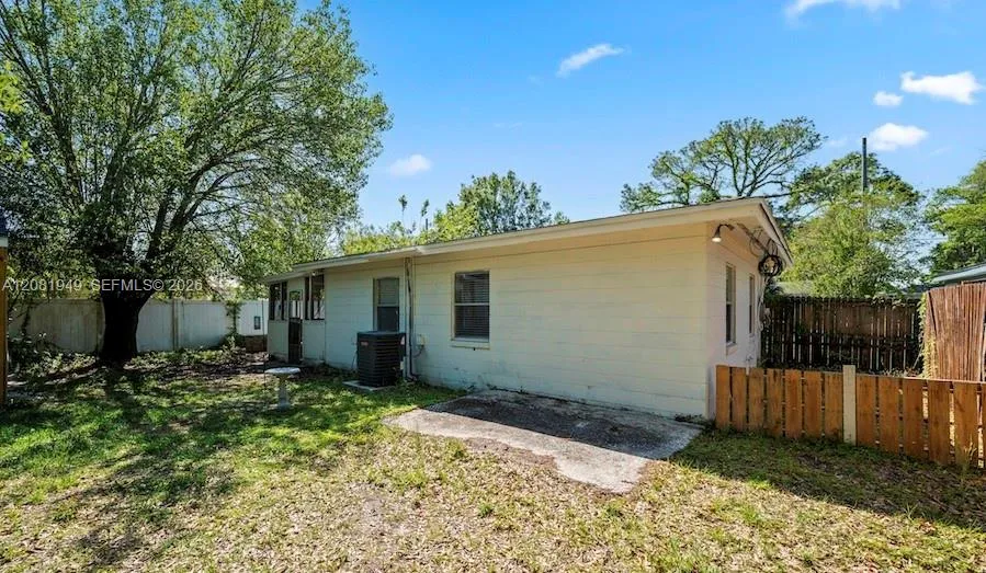 5033 Lexington Avenue Jacksonville, FL 32210