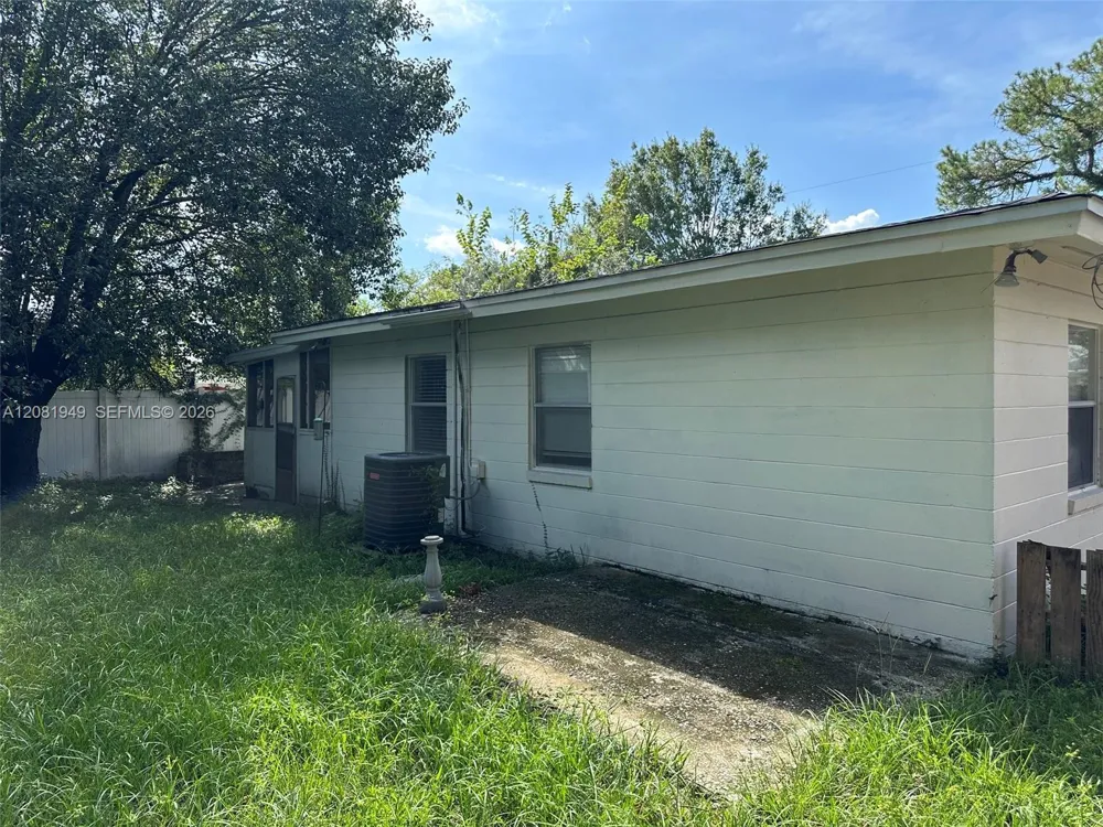 5033 Lexington Avenue Jacksonville, FL 32210