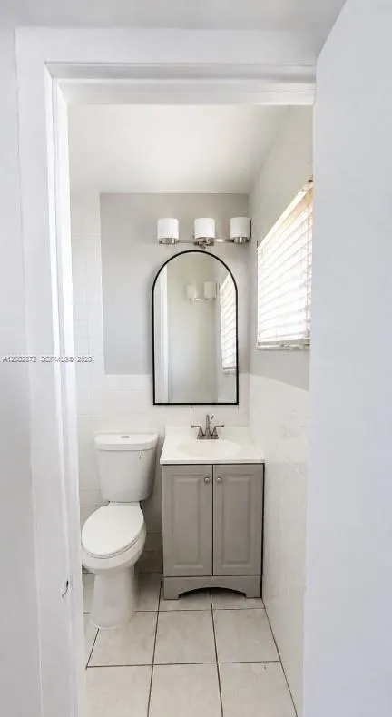 33 W 22nd St #2 Hialeah, FL 33010