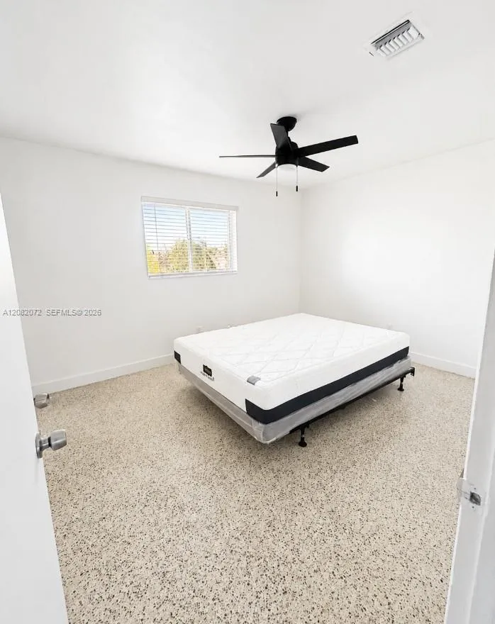 33 W 22nd St #2 Hialeah, FL 33010