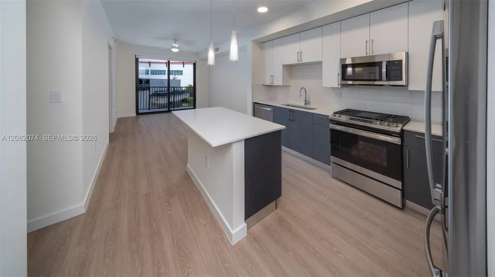 19401 W Dixie Hwy #202 Miami, FL 33180
