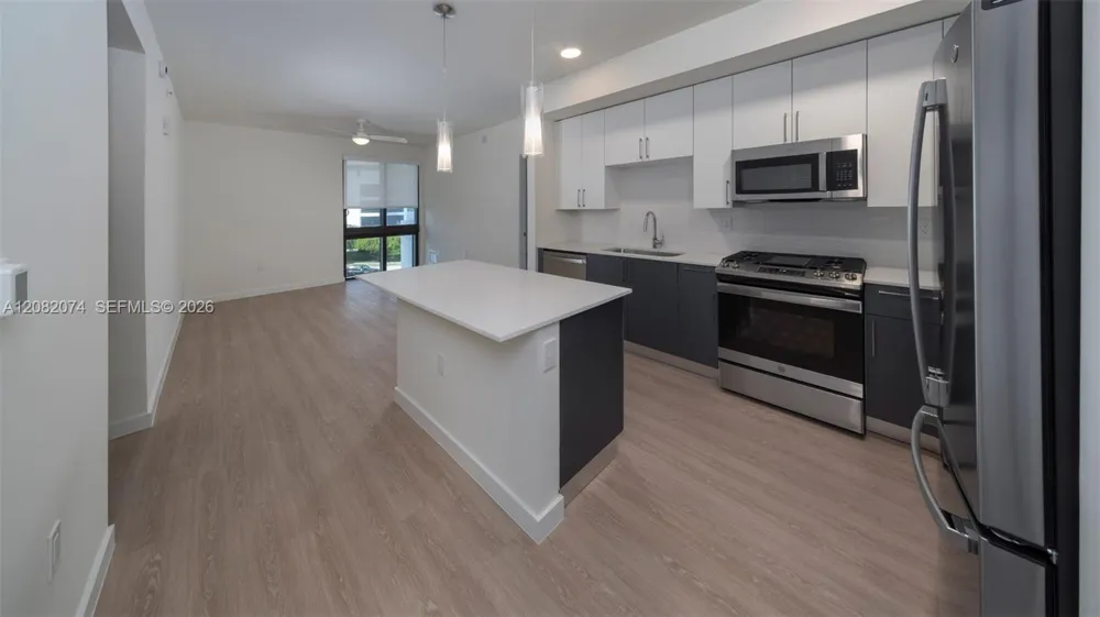 19401 W Dixie Hwy #202 Miami, FL 33180
