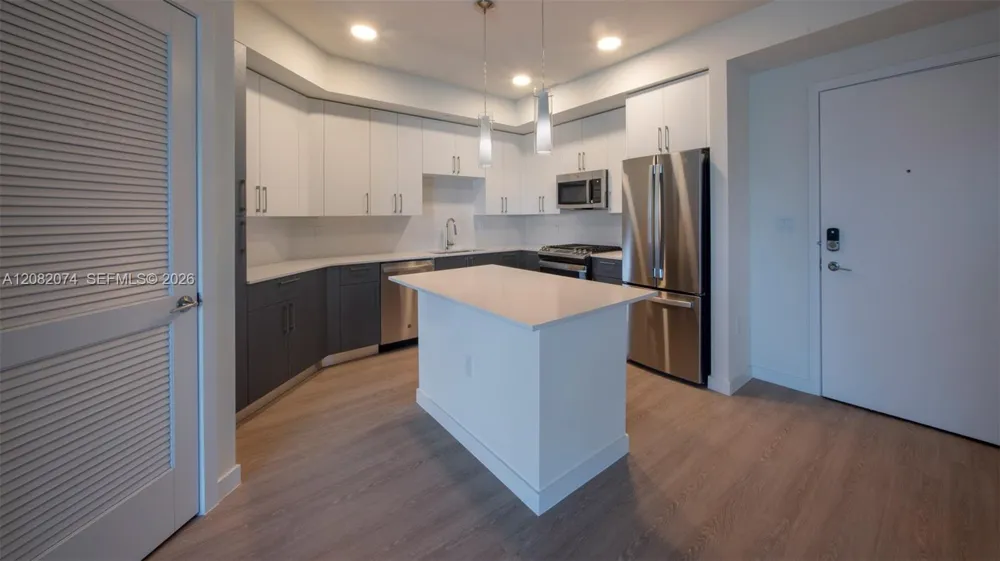 19401 W Dixie Hwy #202 Miami, FL 33180