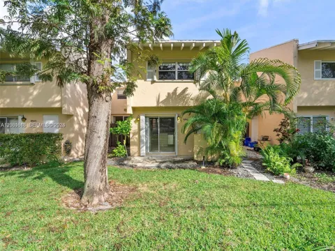 8941 NE 4th Ave Rd #8941