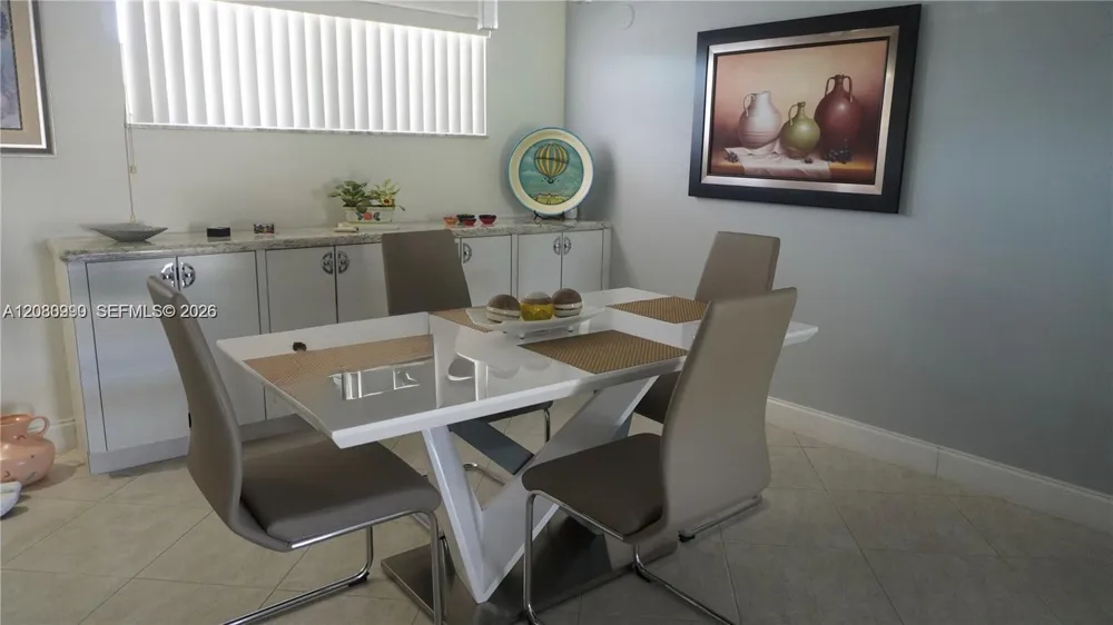 800 S Hollybrook Dr #305 Pembroke Pines, FL 33025