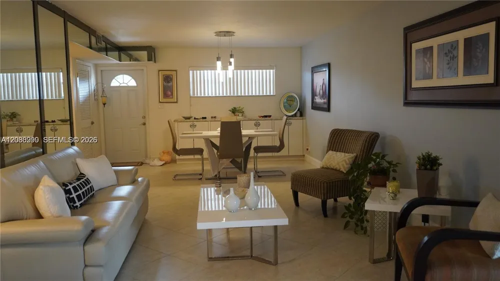 800 S Hollybrook Dr #305 Pembroke Pines, FL 33025