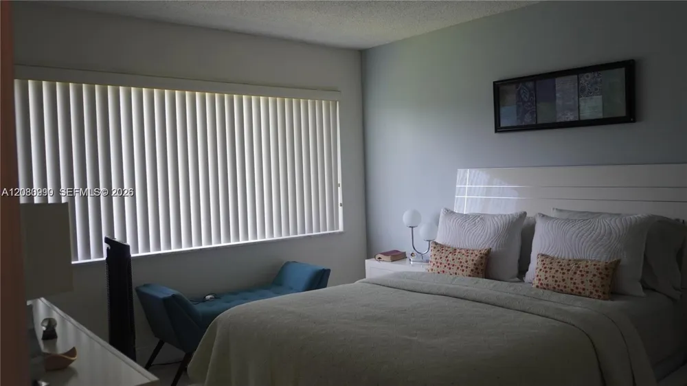 800 S Hollybrook Dr #305 Pembroke Pines, FL 33025