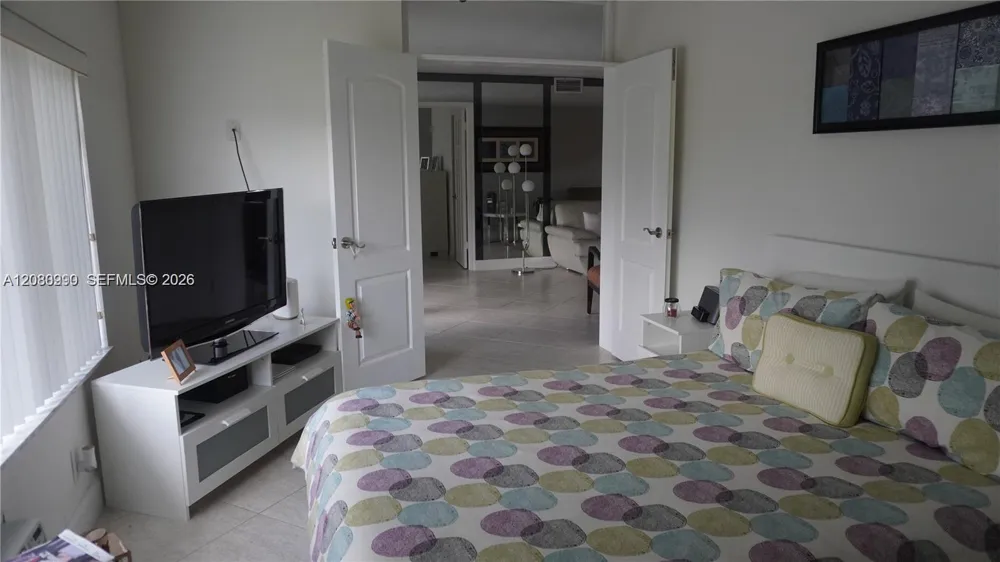 800 S Hollybrook Dr #305 Pembroke Pines, FL 33025