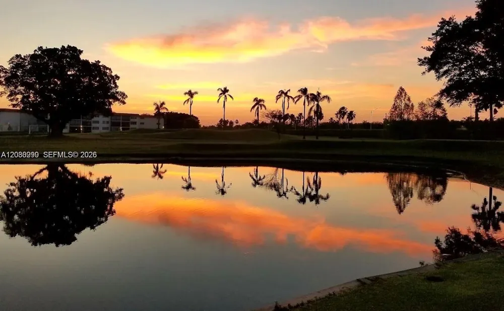 800 S Hollybrook Dr #305 Pembroke Pines, FL 33025