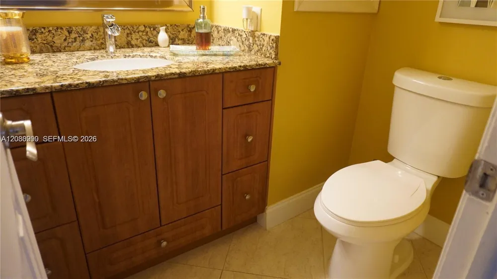 800 S Hollybrook Dr #305 Pembroke Pines, FL 33025