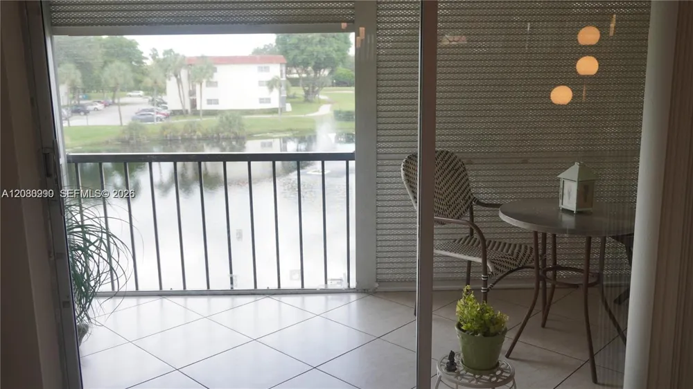 800 S Hollybrook Dr #305 Pembroke Pines, FL 33025