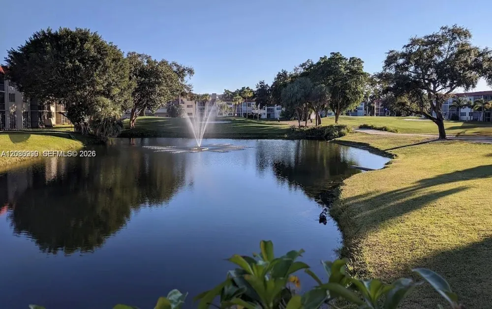800 S Hollybrook Dr #305 Pembroke Pines, FL 33025