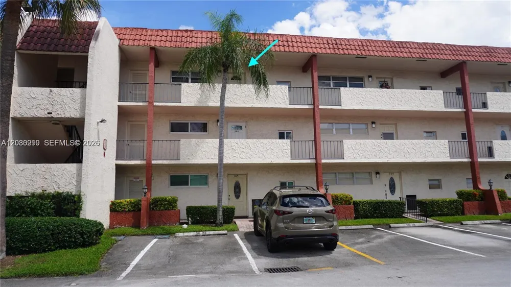 800 S Hollybrook Dr #305 Pembroke Pines, FL 33025