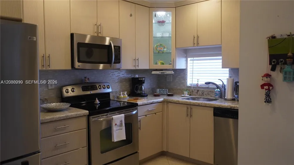 800 S Hollybrook Dr #305 Pembroke Pines, FL 33025