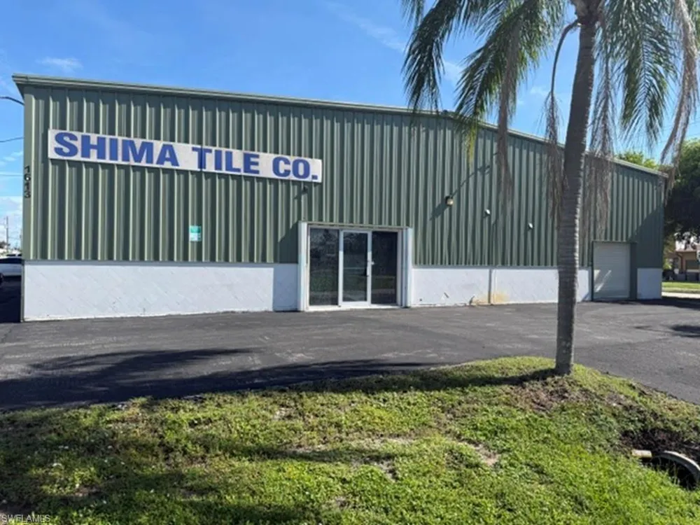 1613 SE 15th Terrace Cape Coral, FL 33990