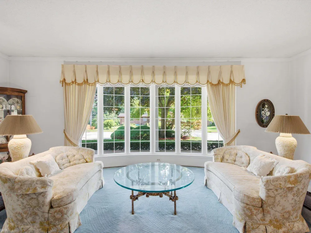 645 Wellington Crescent Mt Clemens City, MI 48043