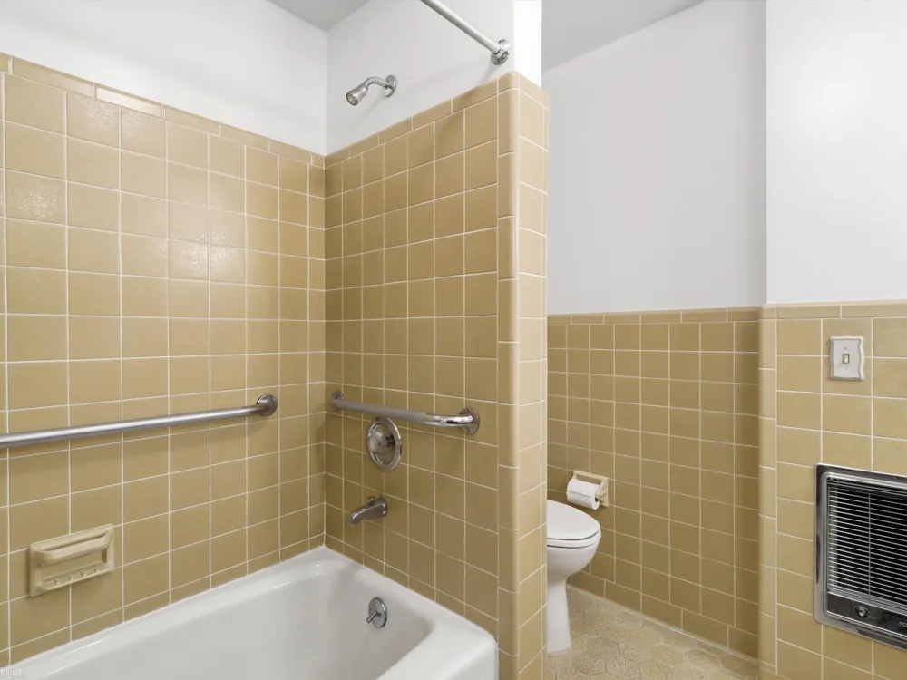 645 Wellington Crescent Mt Clemens City, MI 48043