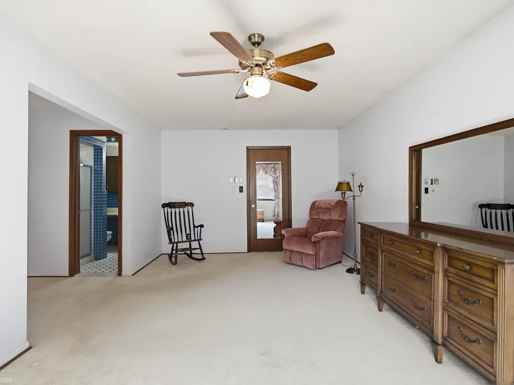645 Wellington Crescent Mt Clemens City, MI 48043