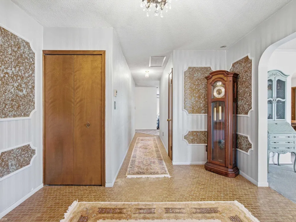 645 Wellington Crescent Mt Clemens City, MI 48043