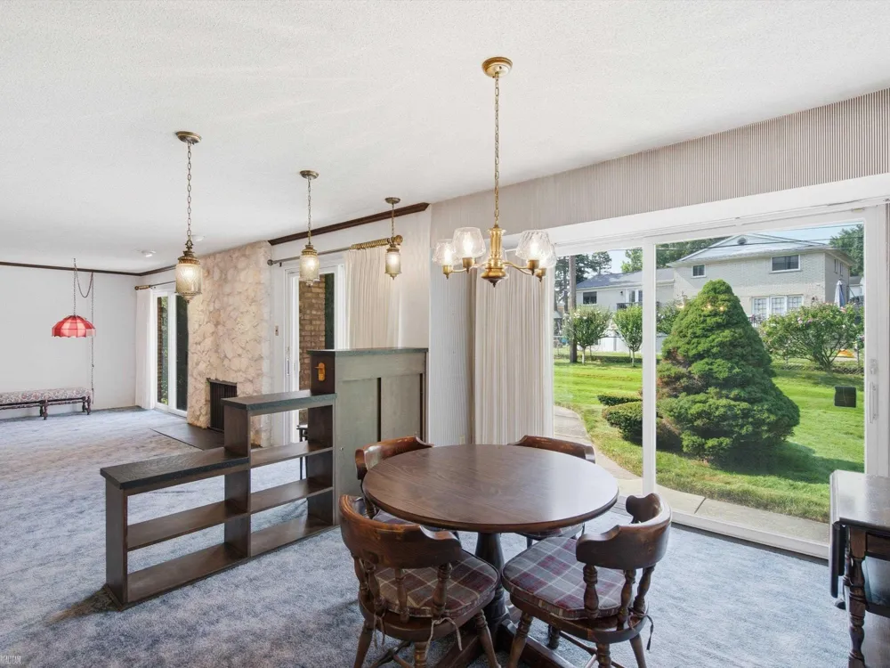 645 Wellington Crescent Mt Clemens City, MI 48043