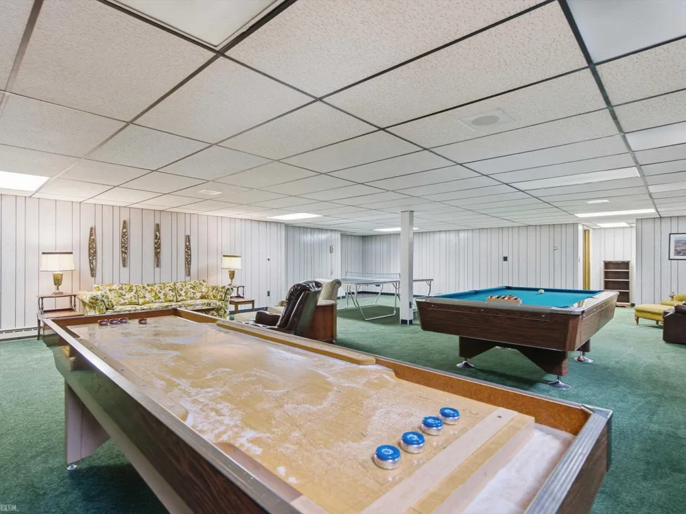 645 Wellington Crescent Mt Clemens City, MI 48043