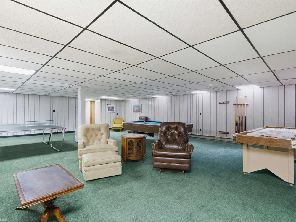 645 Wellington Crescent Mt Clemens City, MI 48043