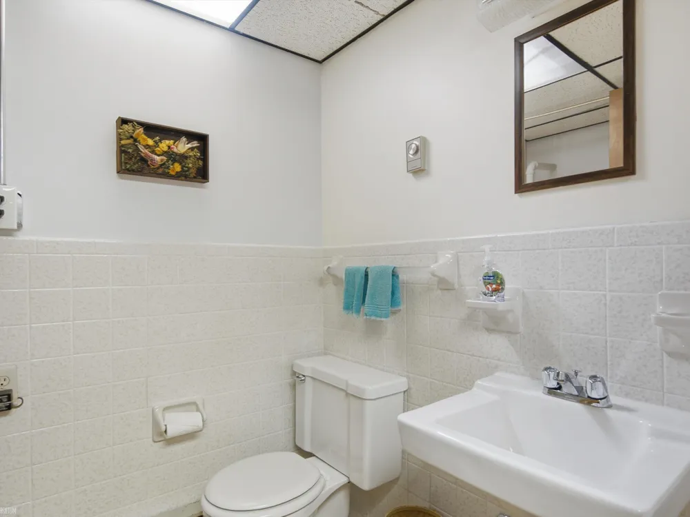 645 Wellington Crescent Mt Clemens City, MI 48043