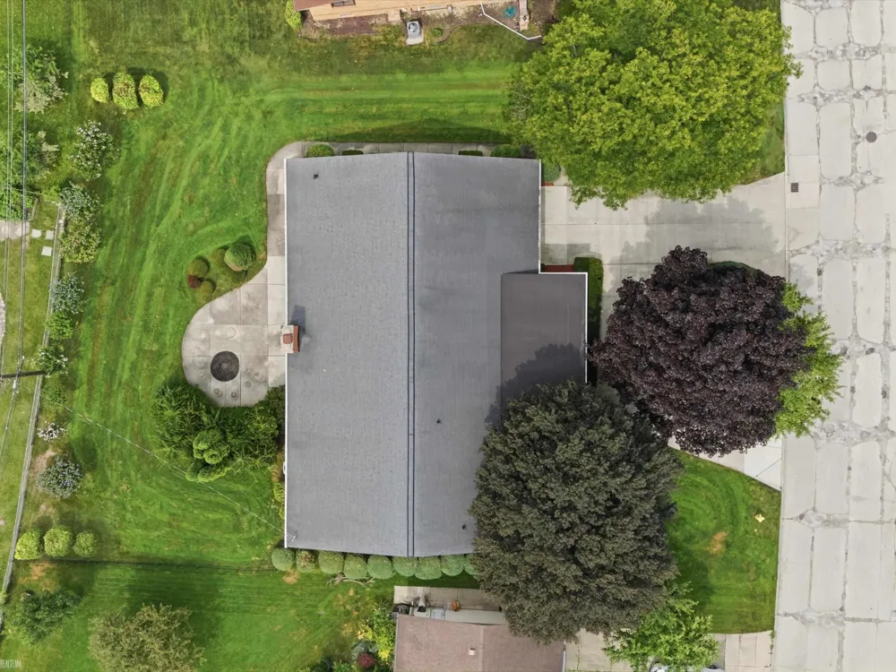 645 Wellington Crescent Mt Clemens City, MI 48043