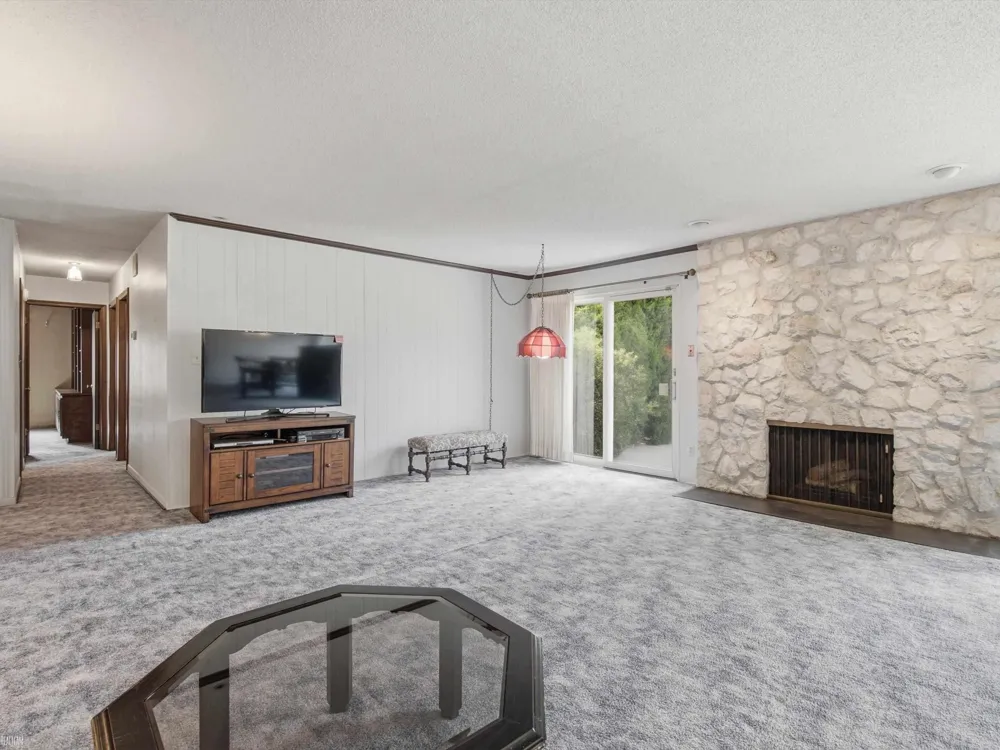 645 Wellington Crescent Mt Clemens City, MI 48043