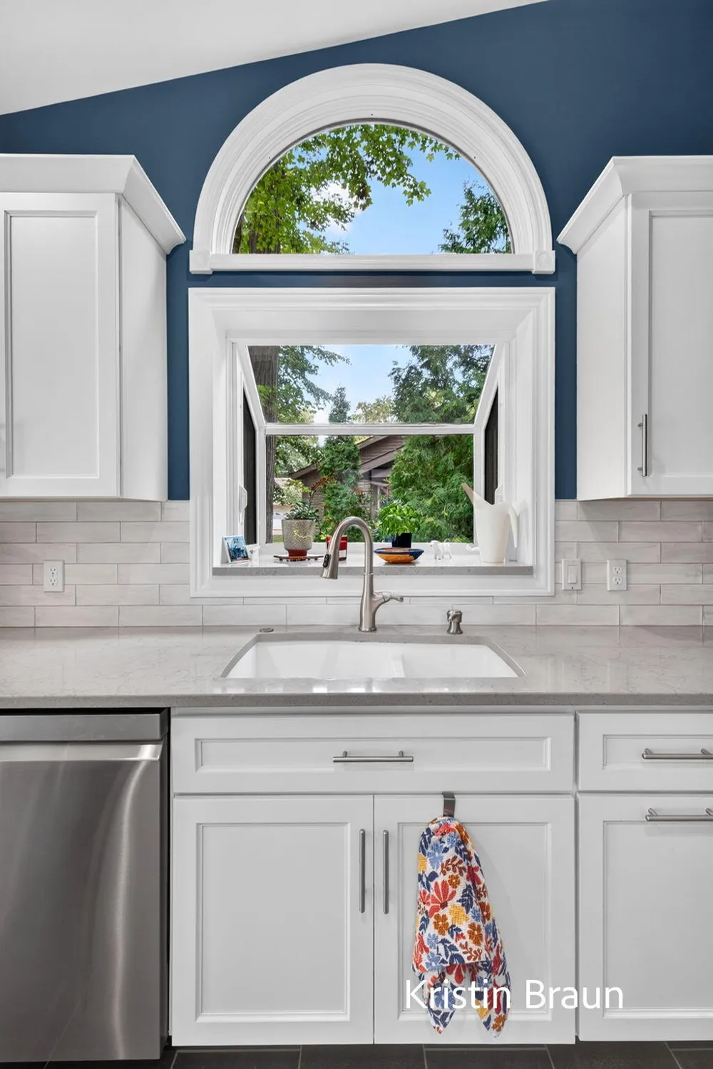 3694 Arborway Drive Norton Shores City, MI 49441